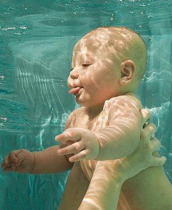 کودکان زیر آب